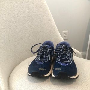 Brooks Tennis Shoes